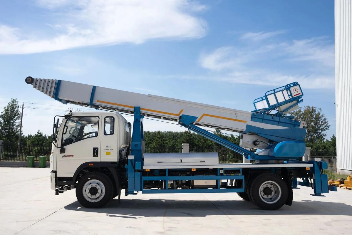 临漳县云梯上料车租赁费用