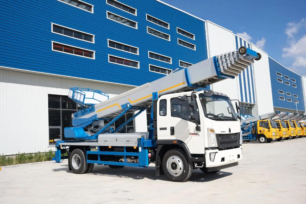 临漳县出租云梯车高空作业车 建筑垃圾搬运